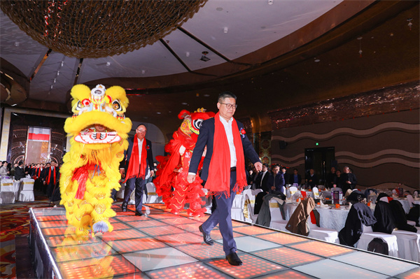 1739929767604612.jpg ÏȽø½ø³¡.jpg